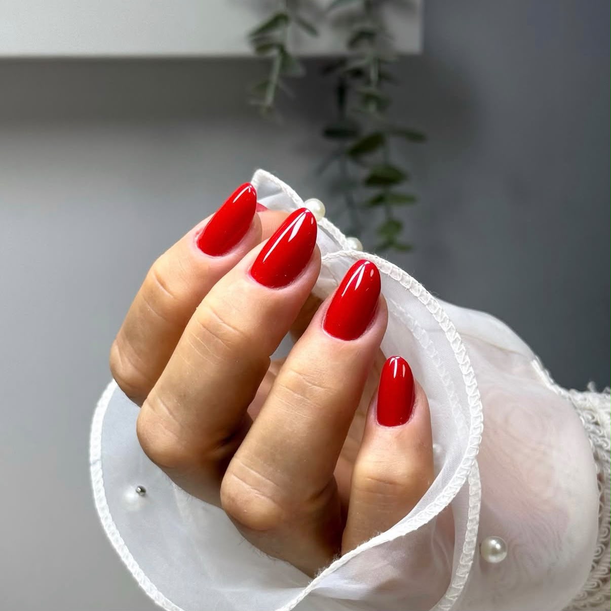 Trabalho da Sheron com unhas verdes de acabamento elegante
